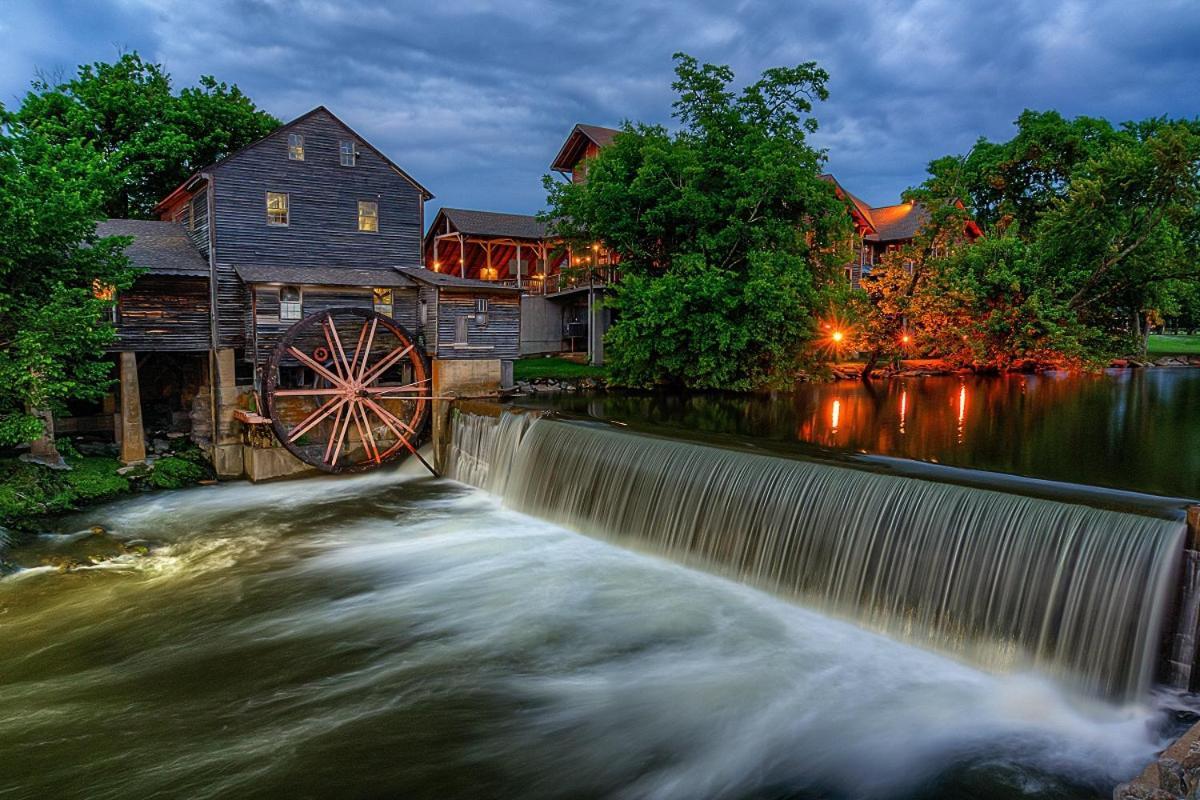 Bear Den, Hot Tub, 1089 Of Free Attraction Tickets For Each Paid Day, Dollywood And More! Sevierville Luaran gambar
