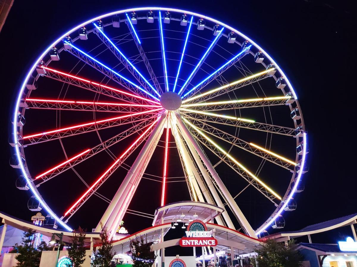 Bear Den, Hot Tub, 1089 Of Free Attraction Tickets For Each Paid Day, Dollywood And More! Sevierville Luaran gambar